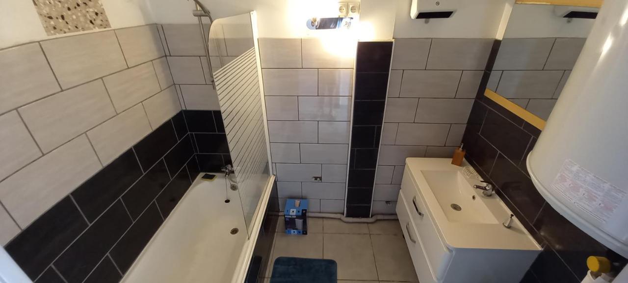 Апартаменты La Dolce Vita -T2 52M2- Dernier Etage- Terrasse-Parking-Wifi Fibre Тарб Экстерьер фото