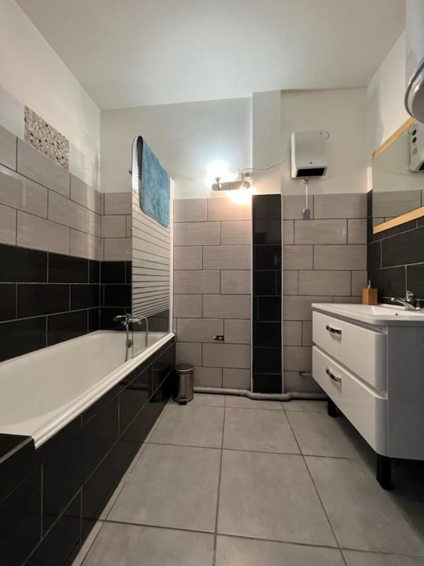 Апартаменты La Dolce Vita -T2 52M2- Dernier Etage- Terrasse-Parking-Wifi Fibre Тарб Экстерьер фото